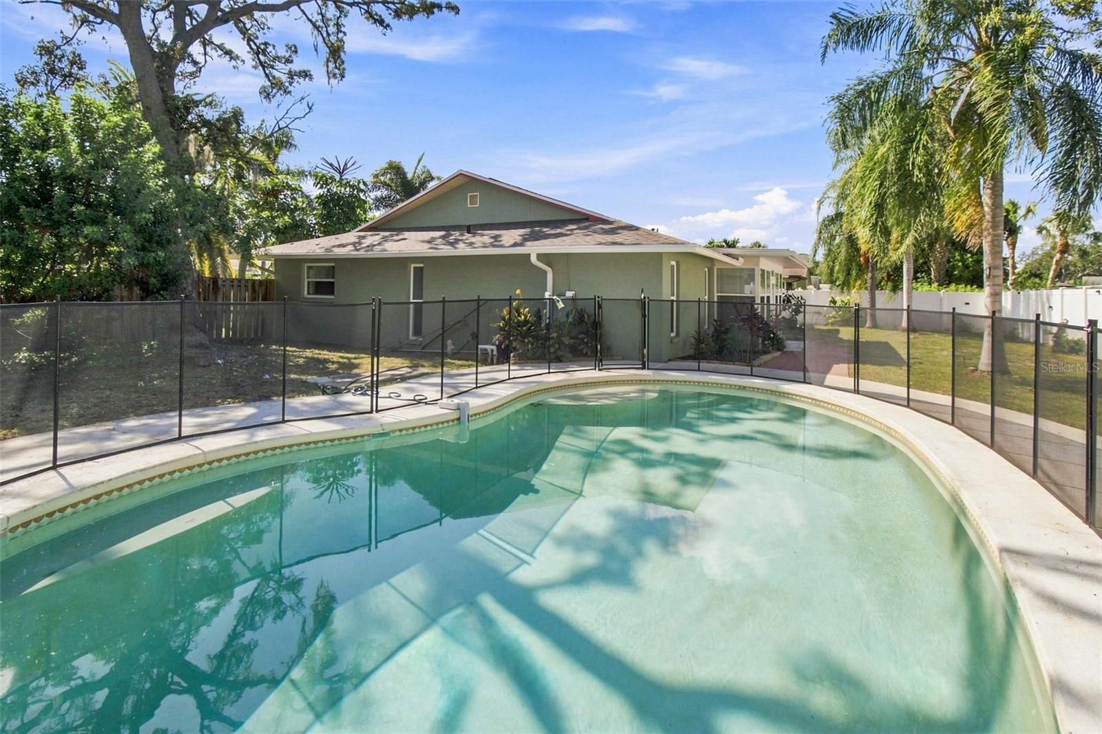 527 Wayfarer Dr Property Photo 40