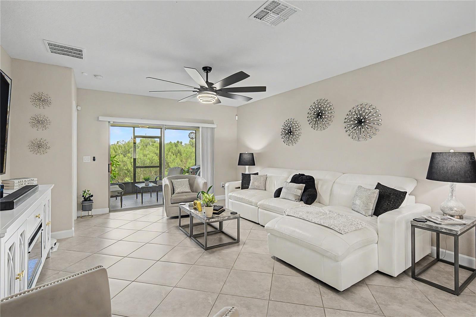 10228 Echo Dock Loop Property Photo 3