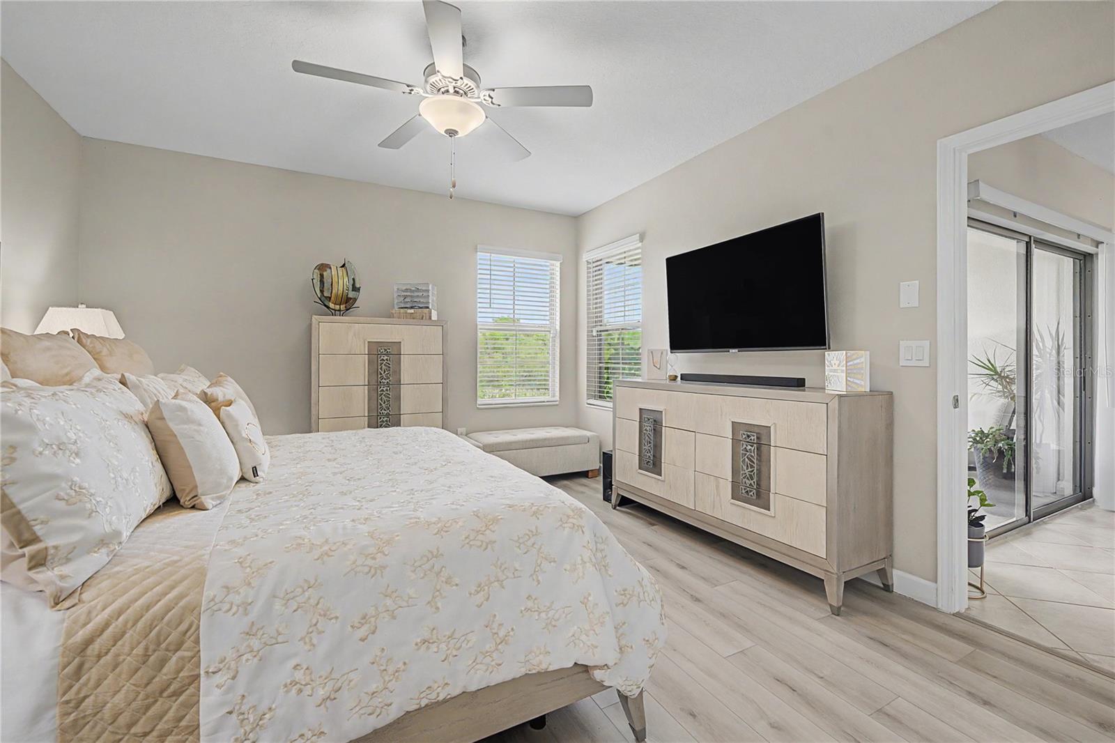 10228 Echo Dock Loop Property Photo 24