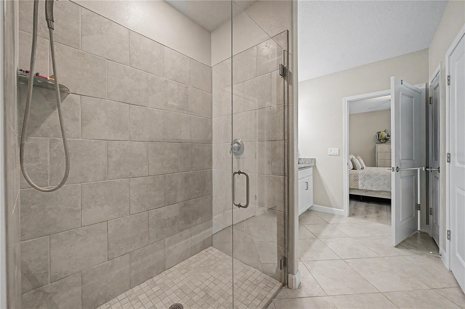 10228 Echo Dock Loop Property Photo 25