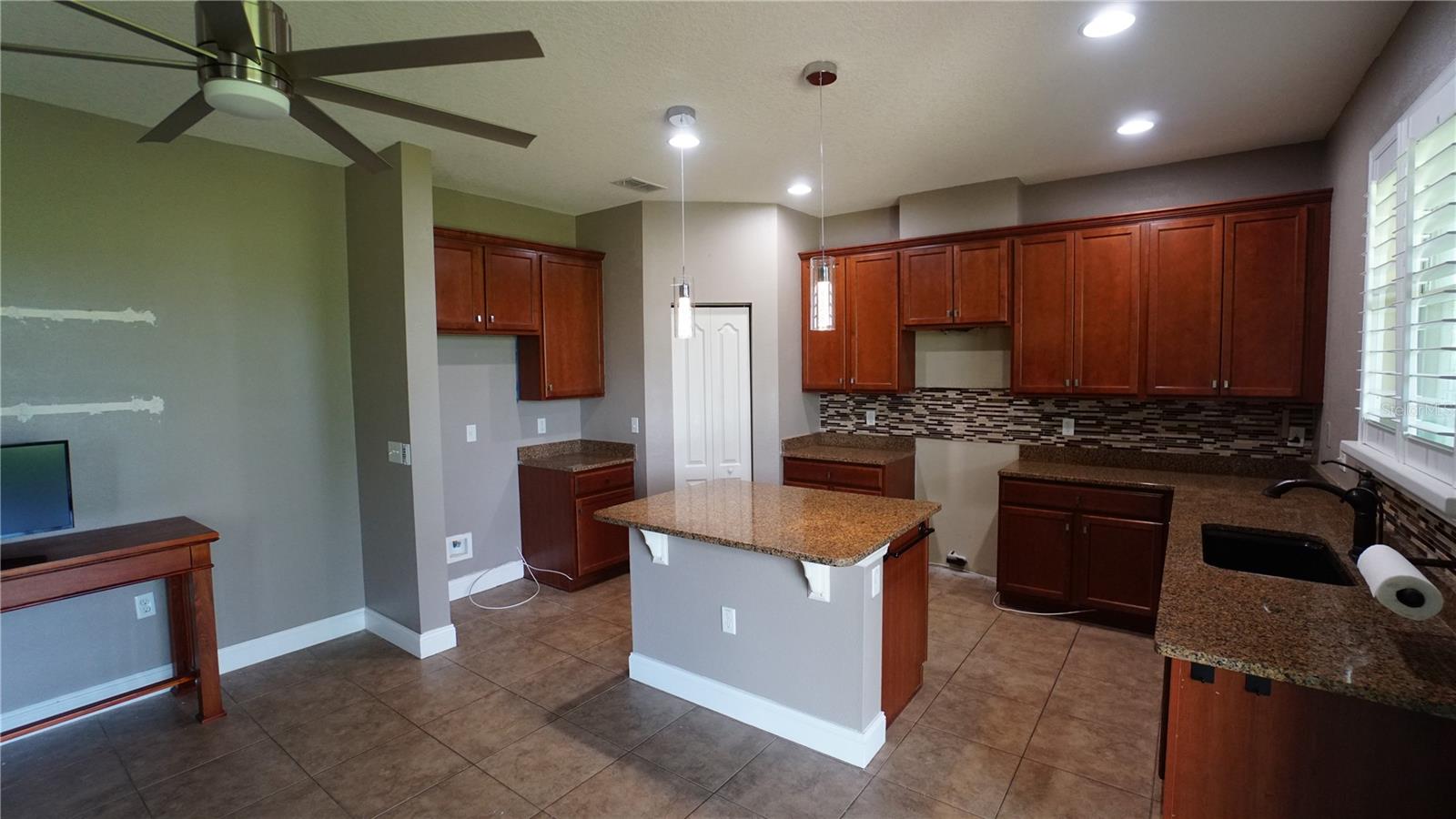 222 Star Shell Dr Property Photo 4