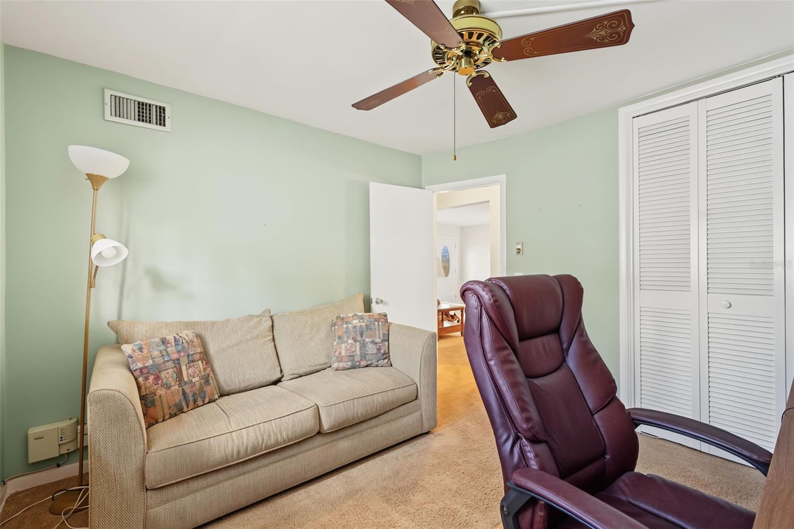 981 Stephen Foster Dr Property Photo 24