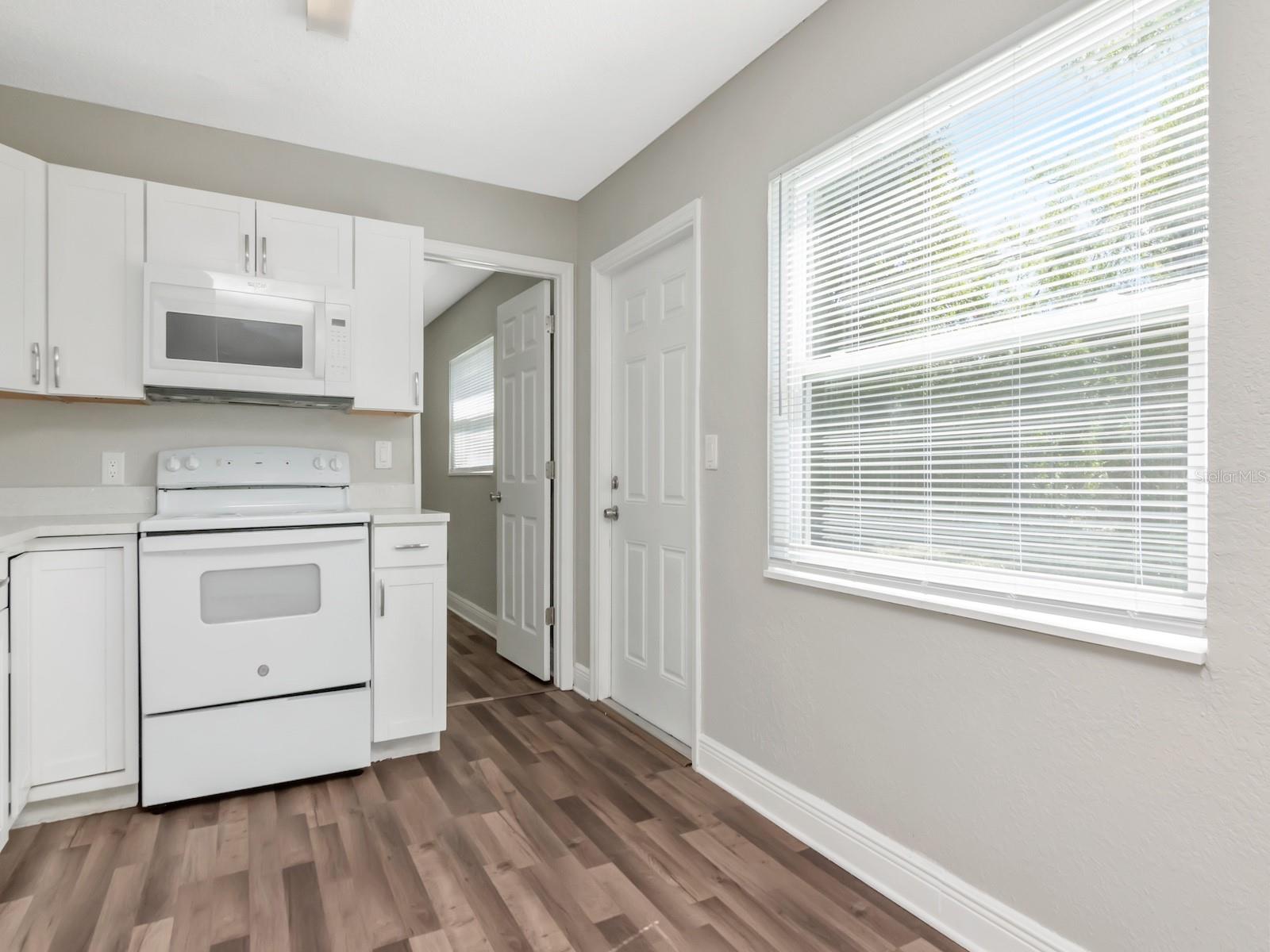 1209 62nd Ave E Property Photo 3