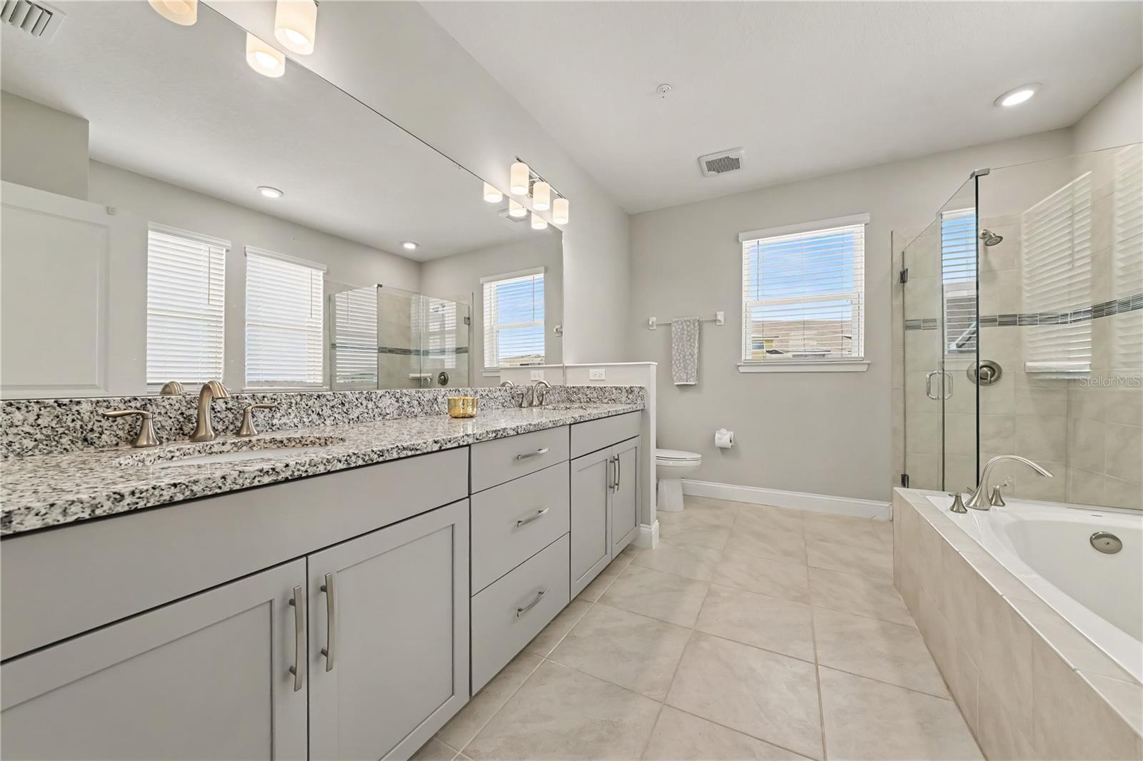 7505 Laureate Blvd #2407 Property Photo 26