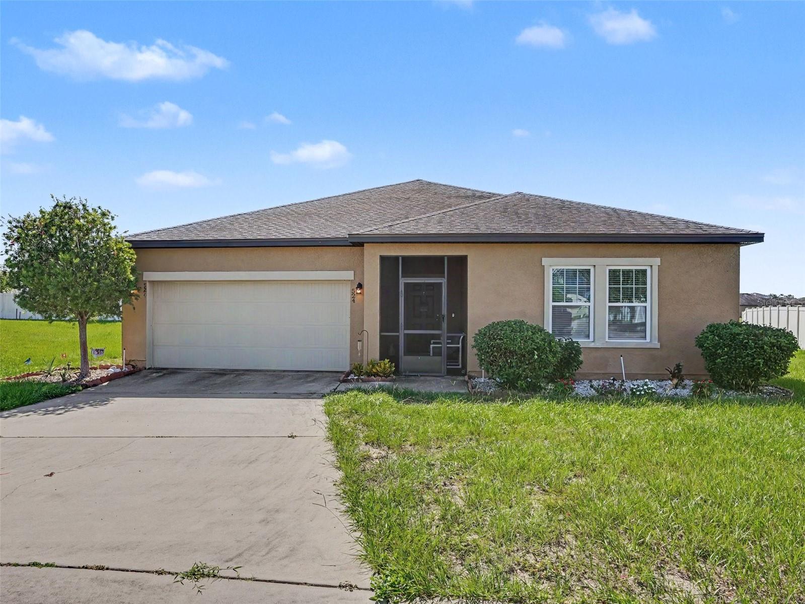524 Blue Water Ct Property Photo 1