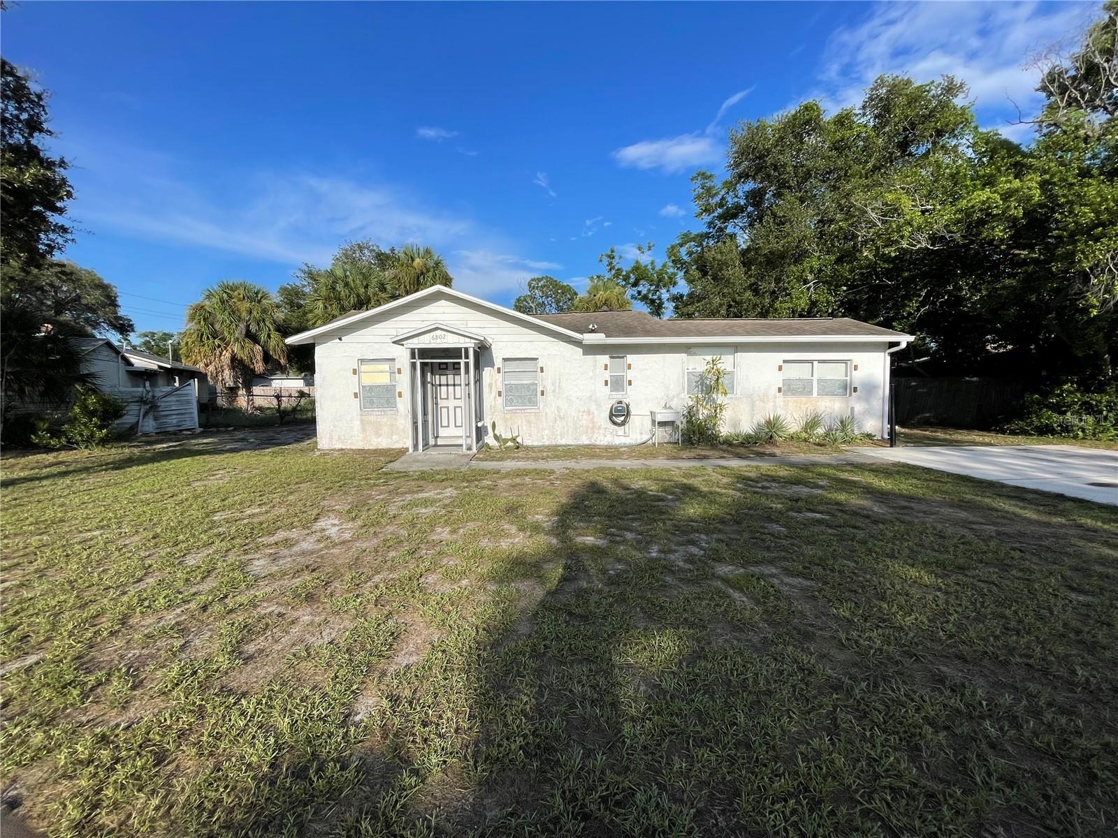 6802 W Adams St Property Photo 1
