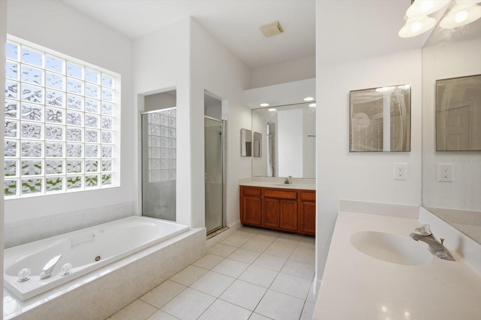 14902 Devonshire Woods Pl Property Photo 14