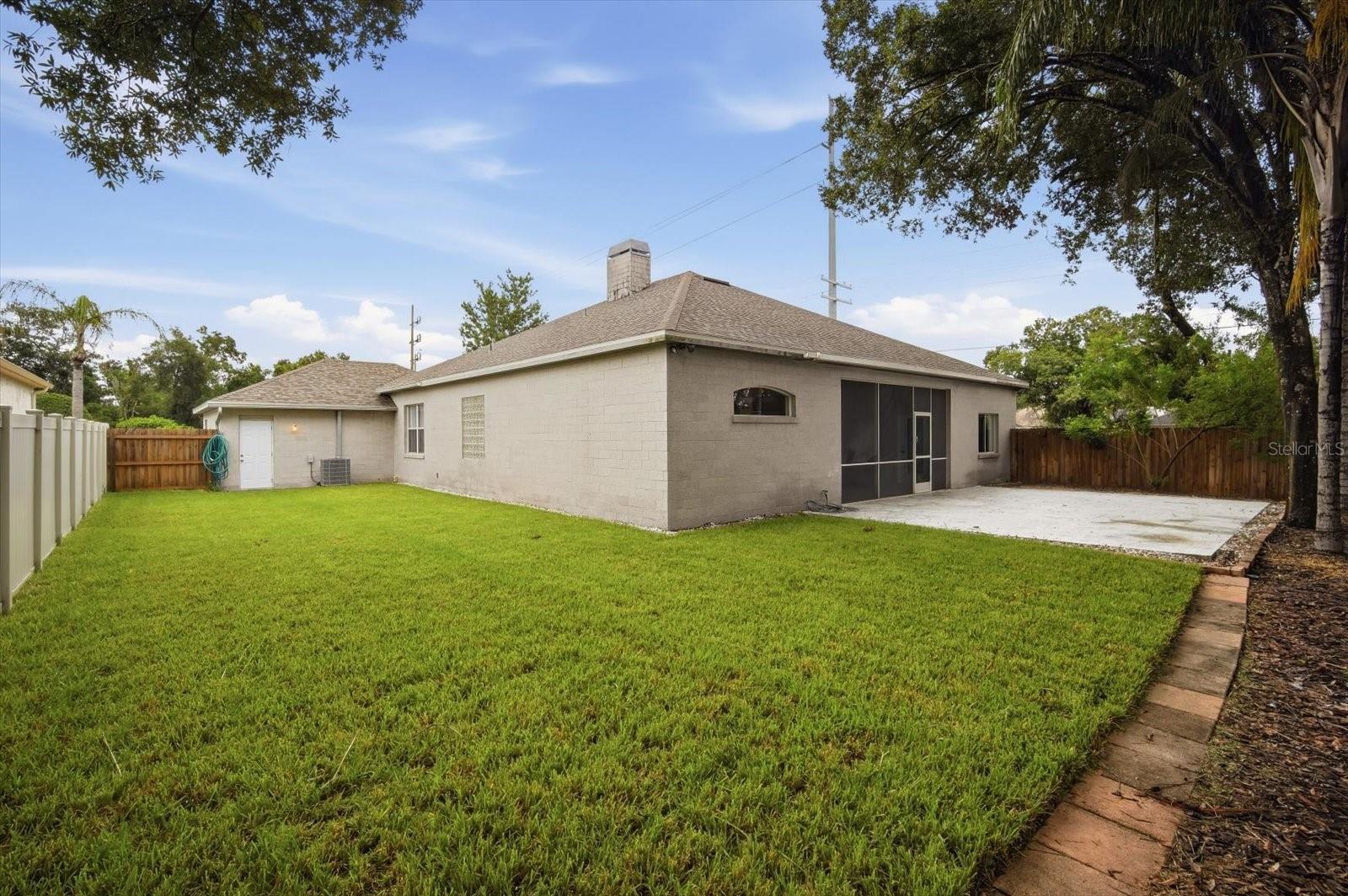 14902 Devonshire Woods Pl Property Photo 33