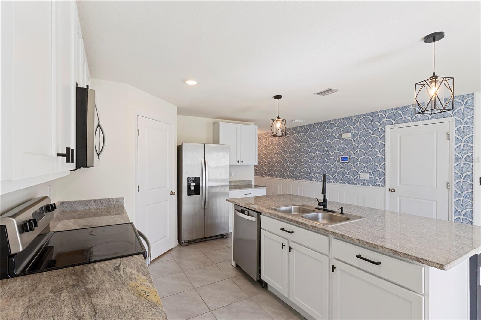 13695 Wineberry Dr Property Photo 8