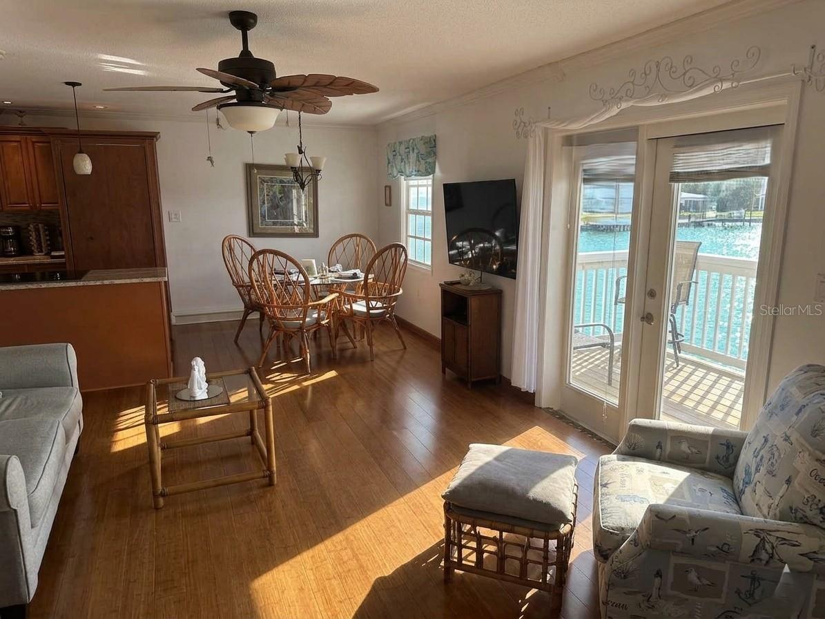 4728 Beach #c Property Photo 6