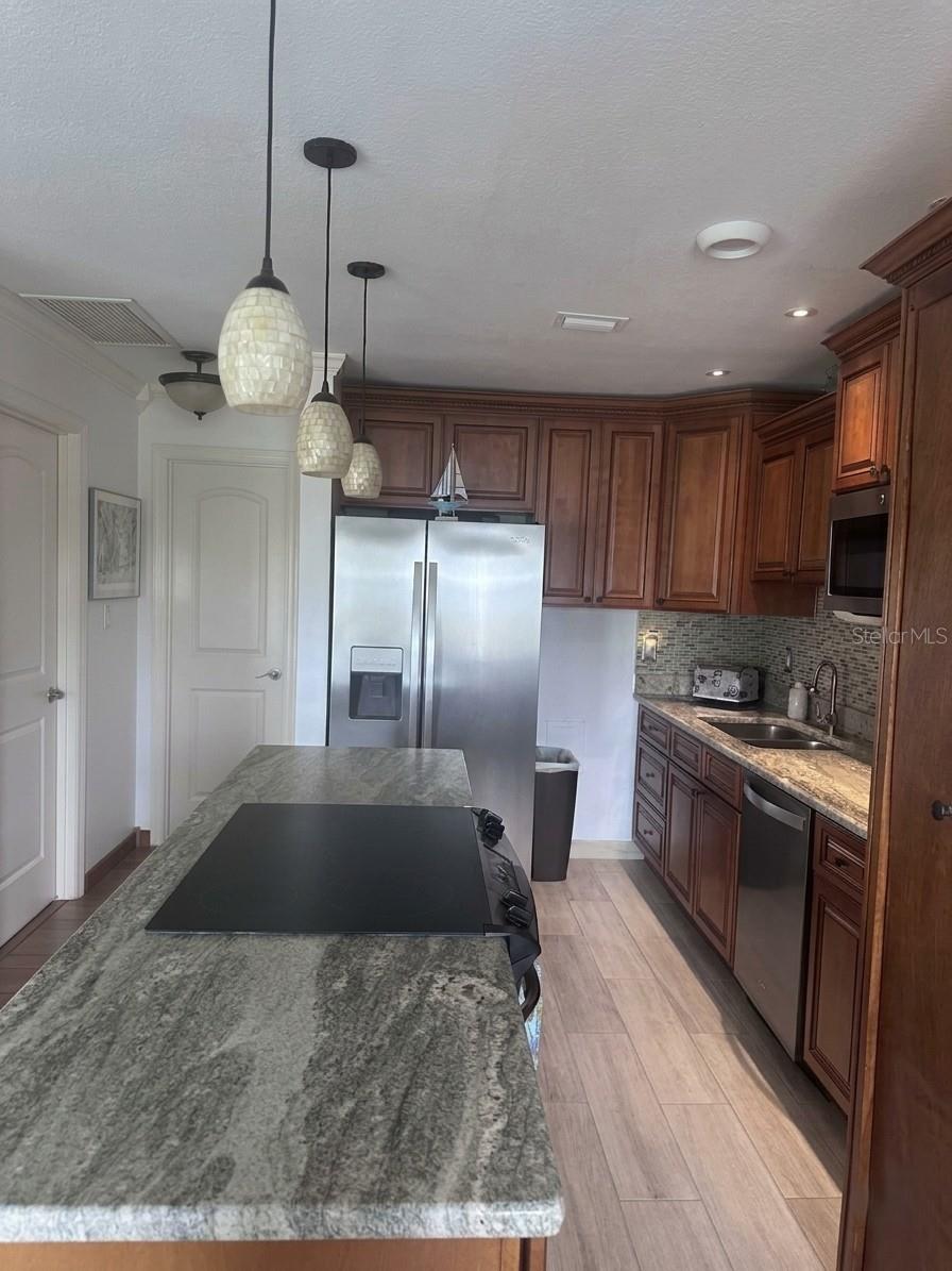 4728 Beach #c Property Photo 10