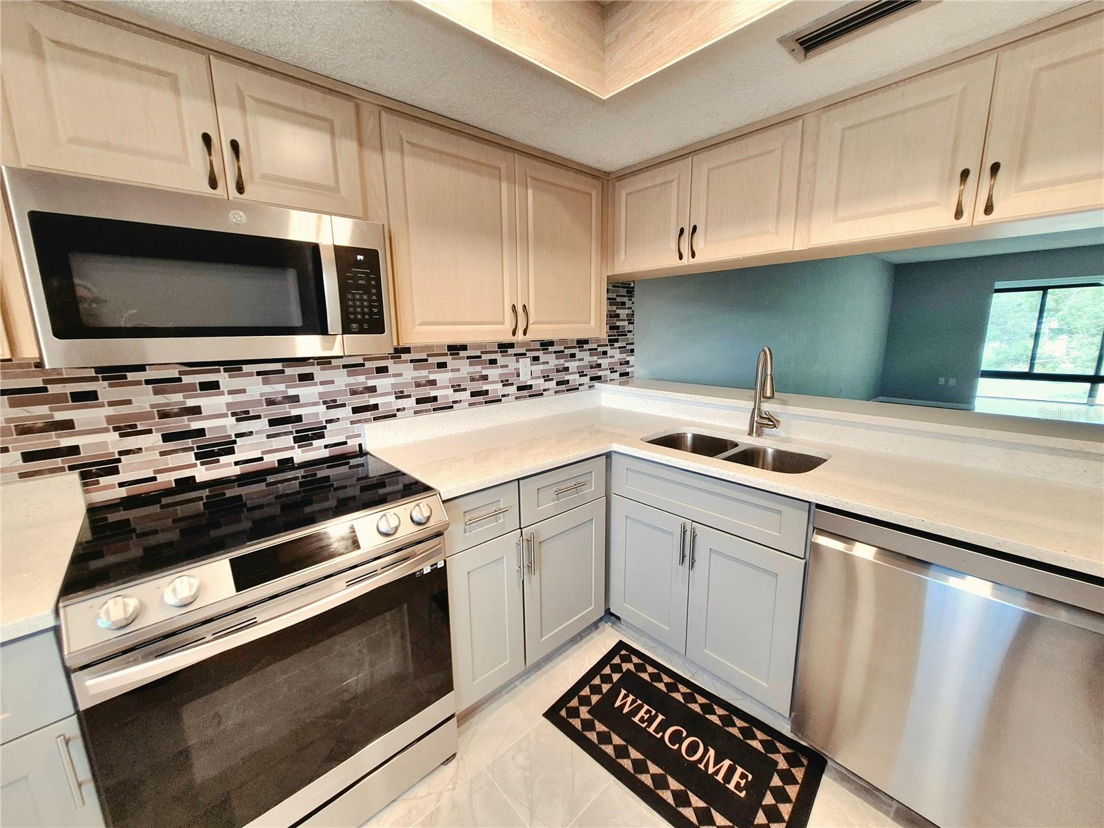 222 Caryl Way Property Photo 7