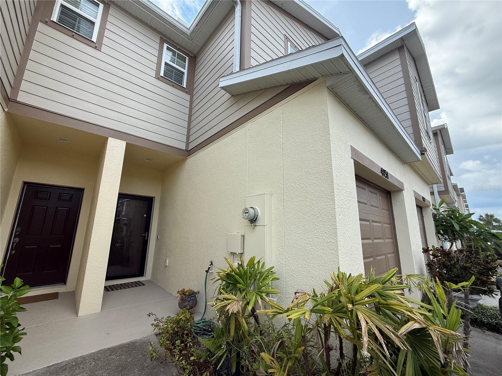4951 White Sanderling Ct Property Photo 2