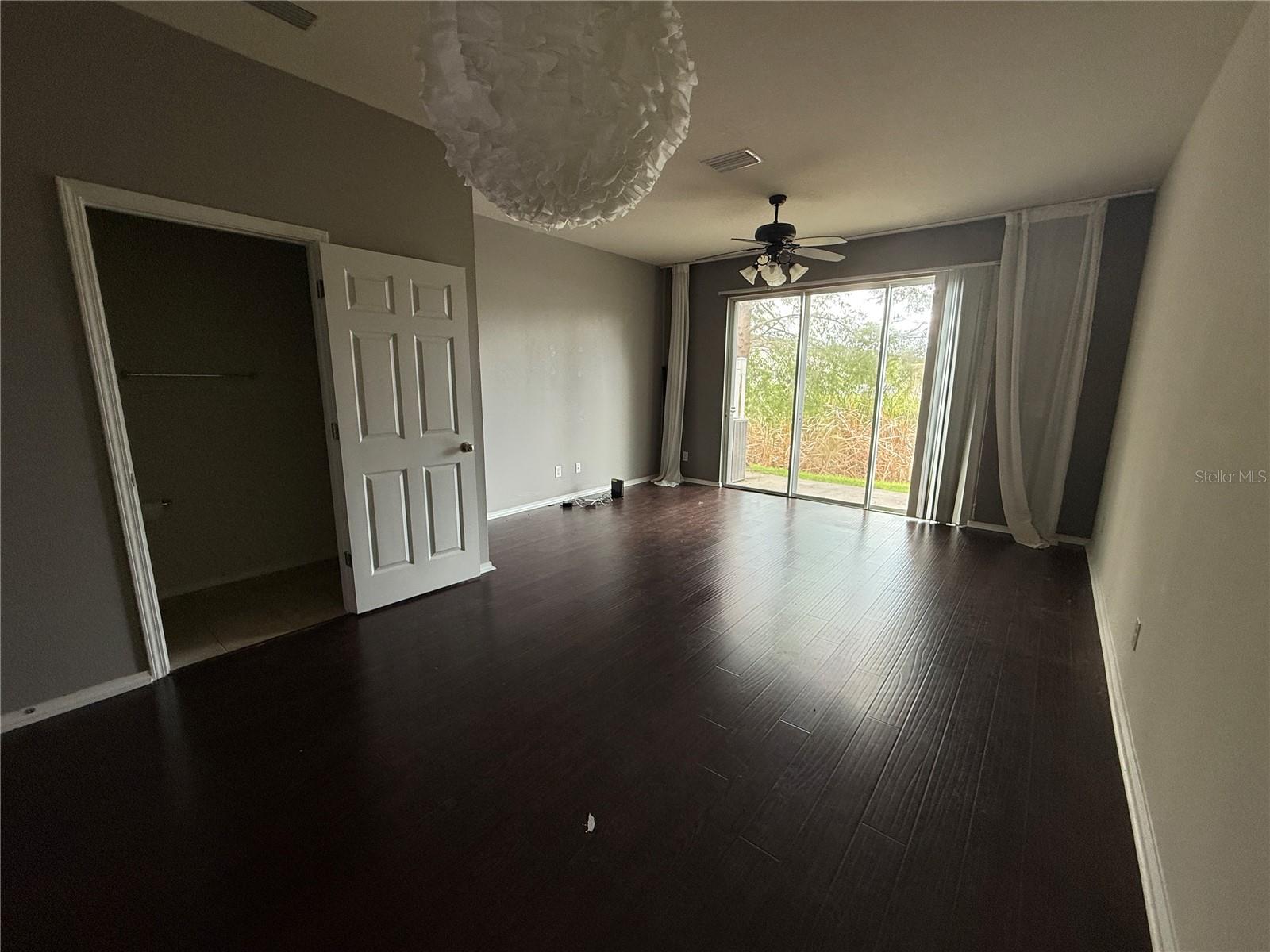 4951 White Sanderling Ct Property Photo 9