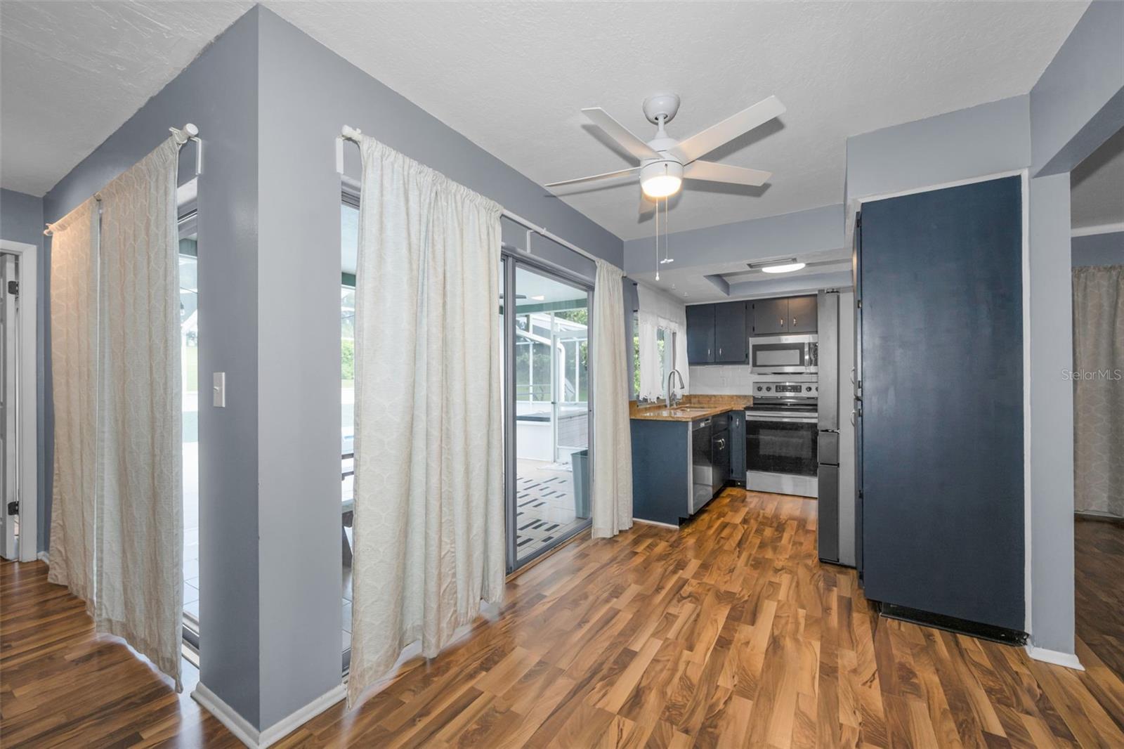 13005 Club Dr Property Photo 8