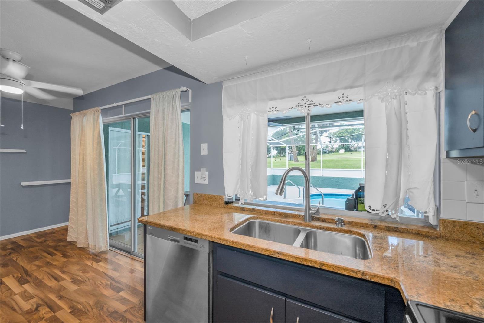 13005 Club Dr Property Photo 13