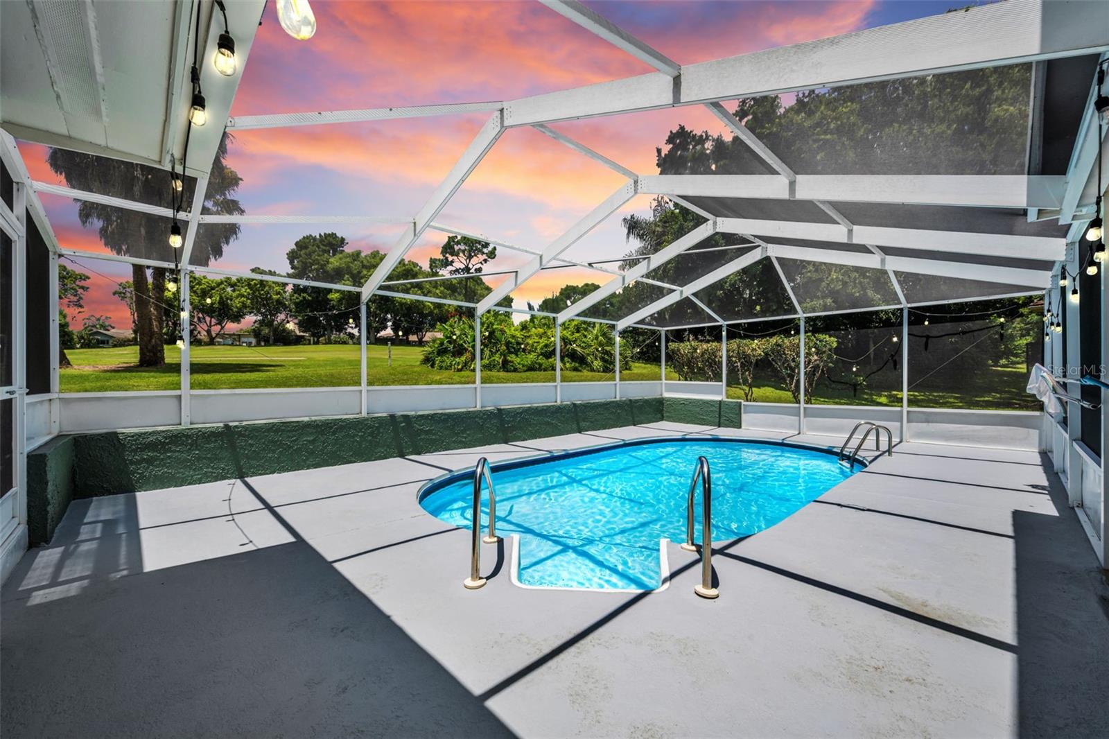 13005 Club Dr Property Photo 16
