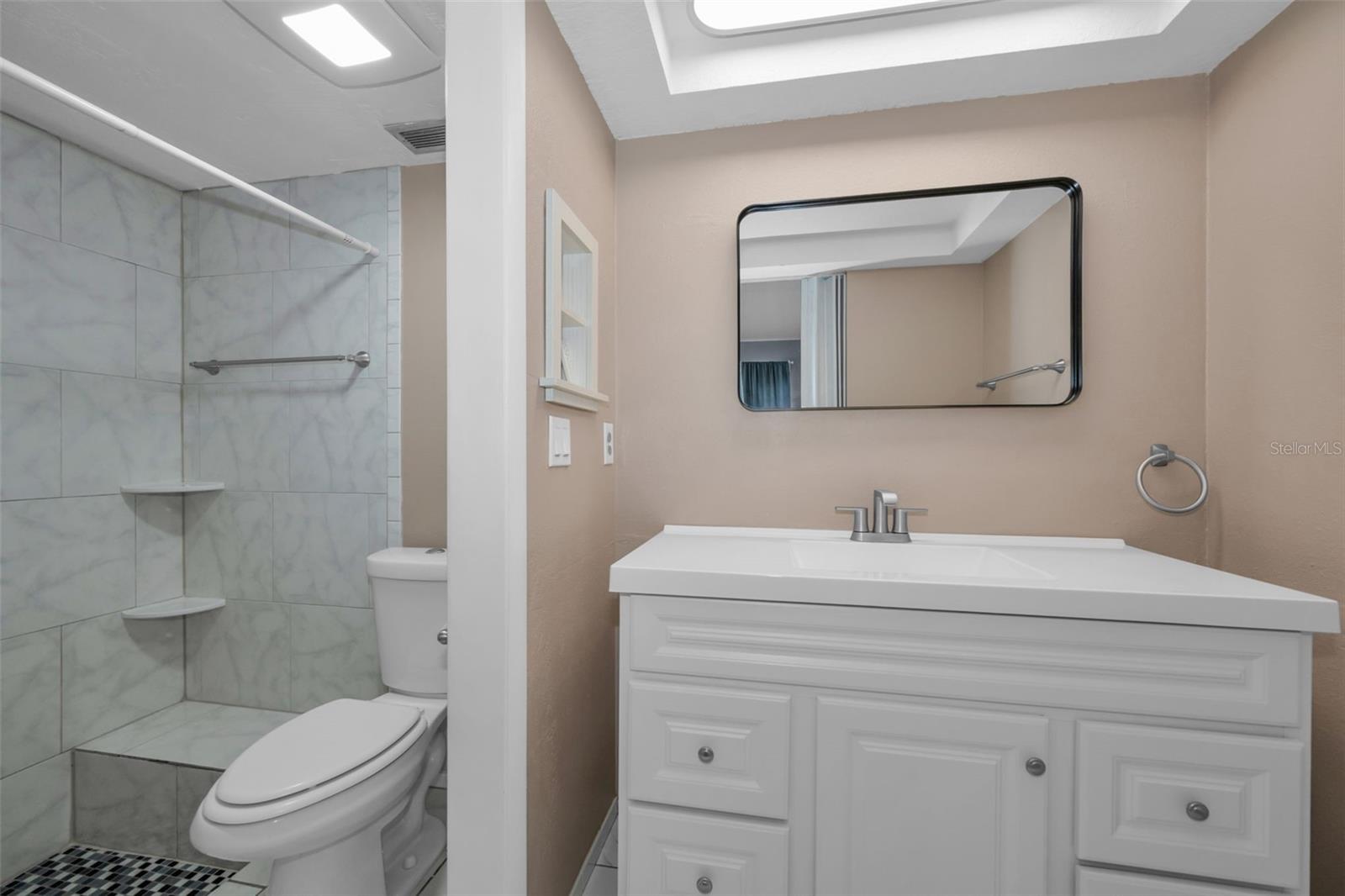 13005 Club Dr Property Photo 20