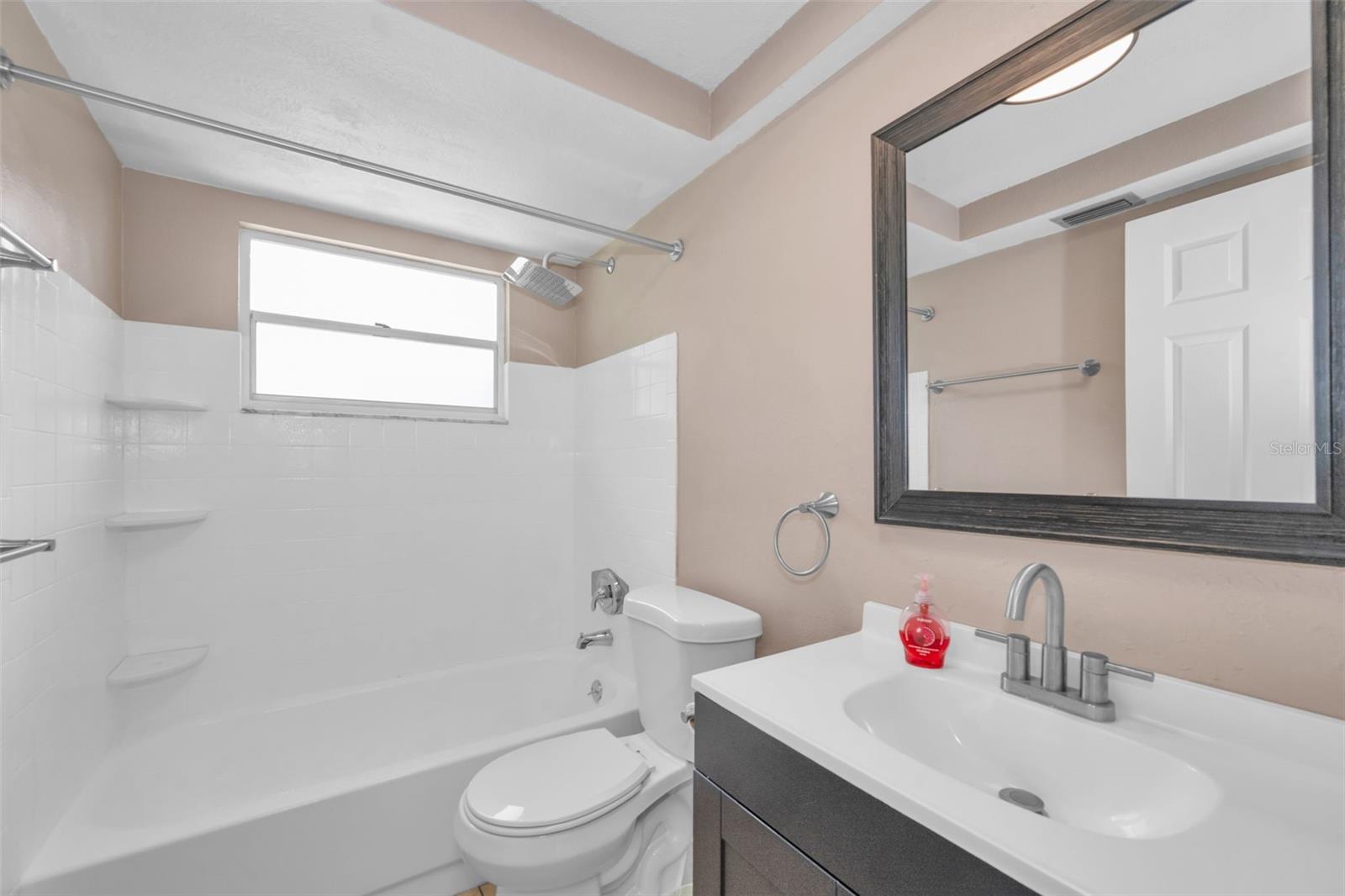 13005 Club Dr Property Photo 22