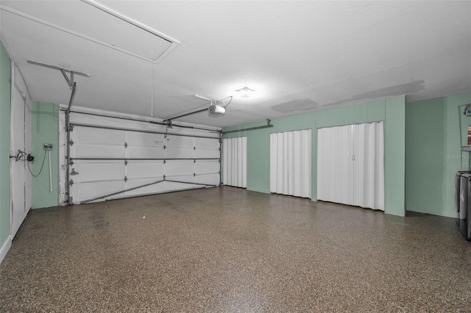 13005 Club Dr Property Photo 25