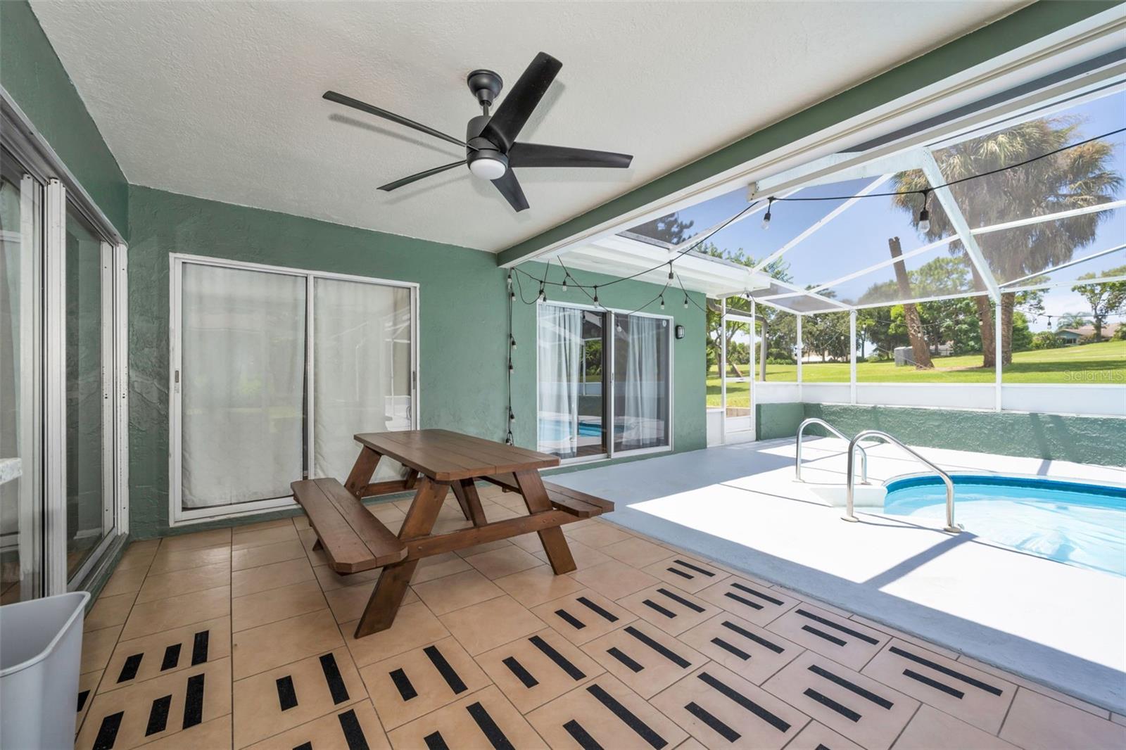 13005 Club Dr Property Photo 28