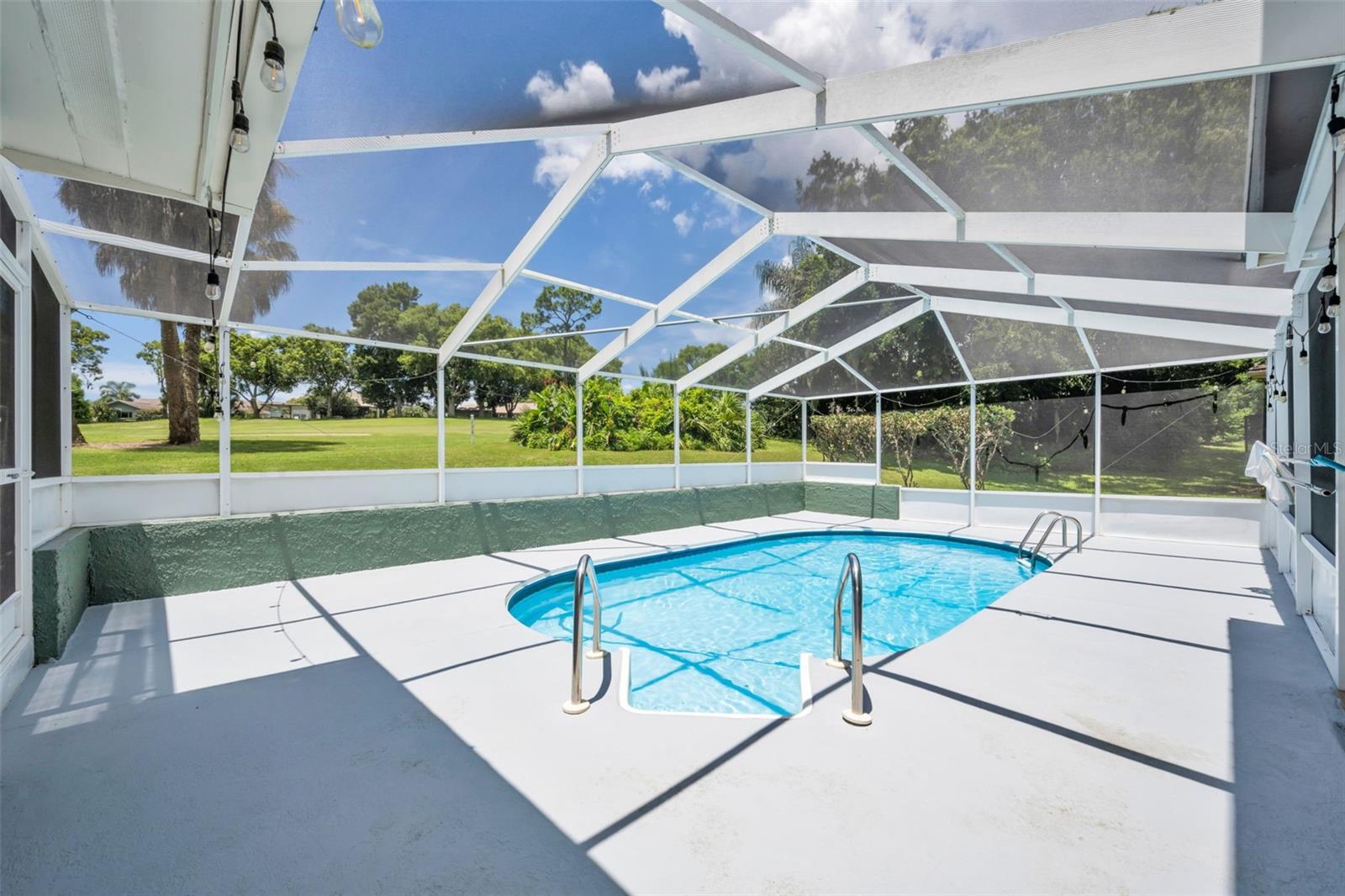 13005 Club Dr Property Photo 39