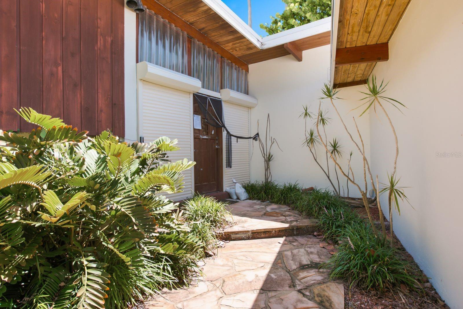 31 Dolphin Dr Property Photo 3