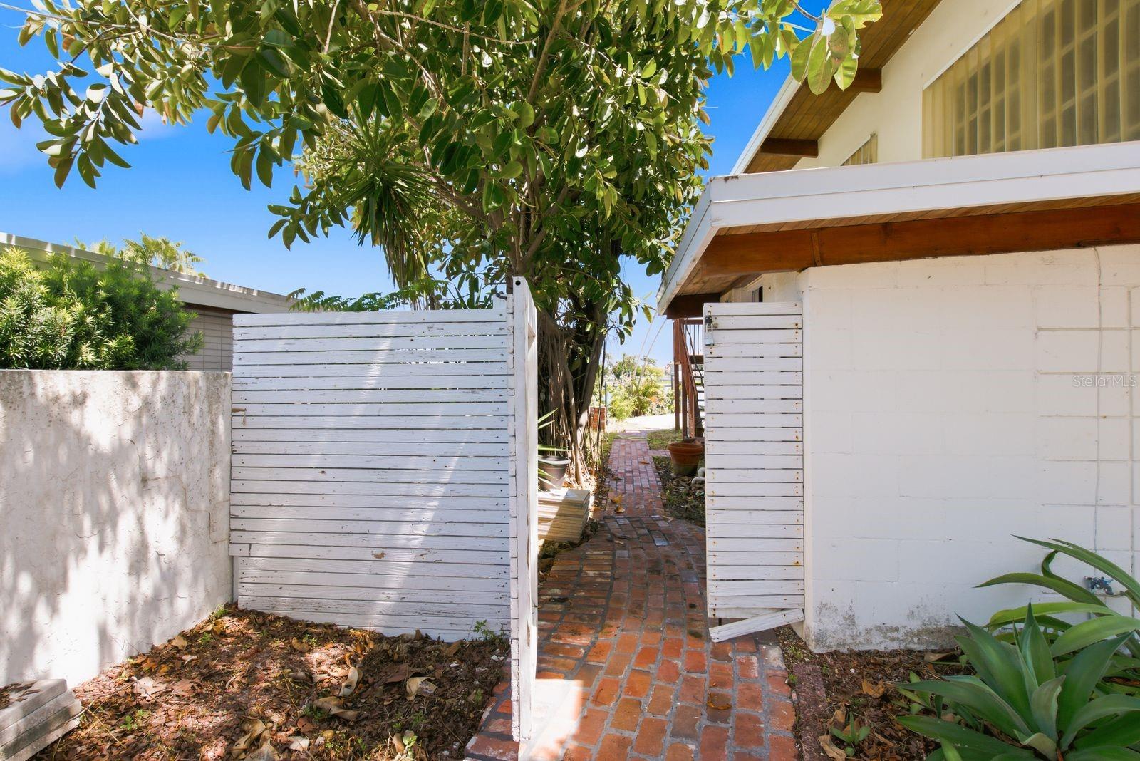 31 Dolphin Dr Property Photo 26