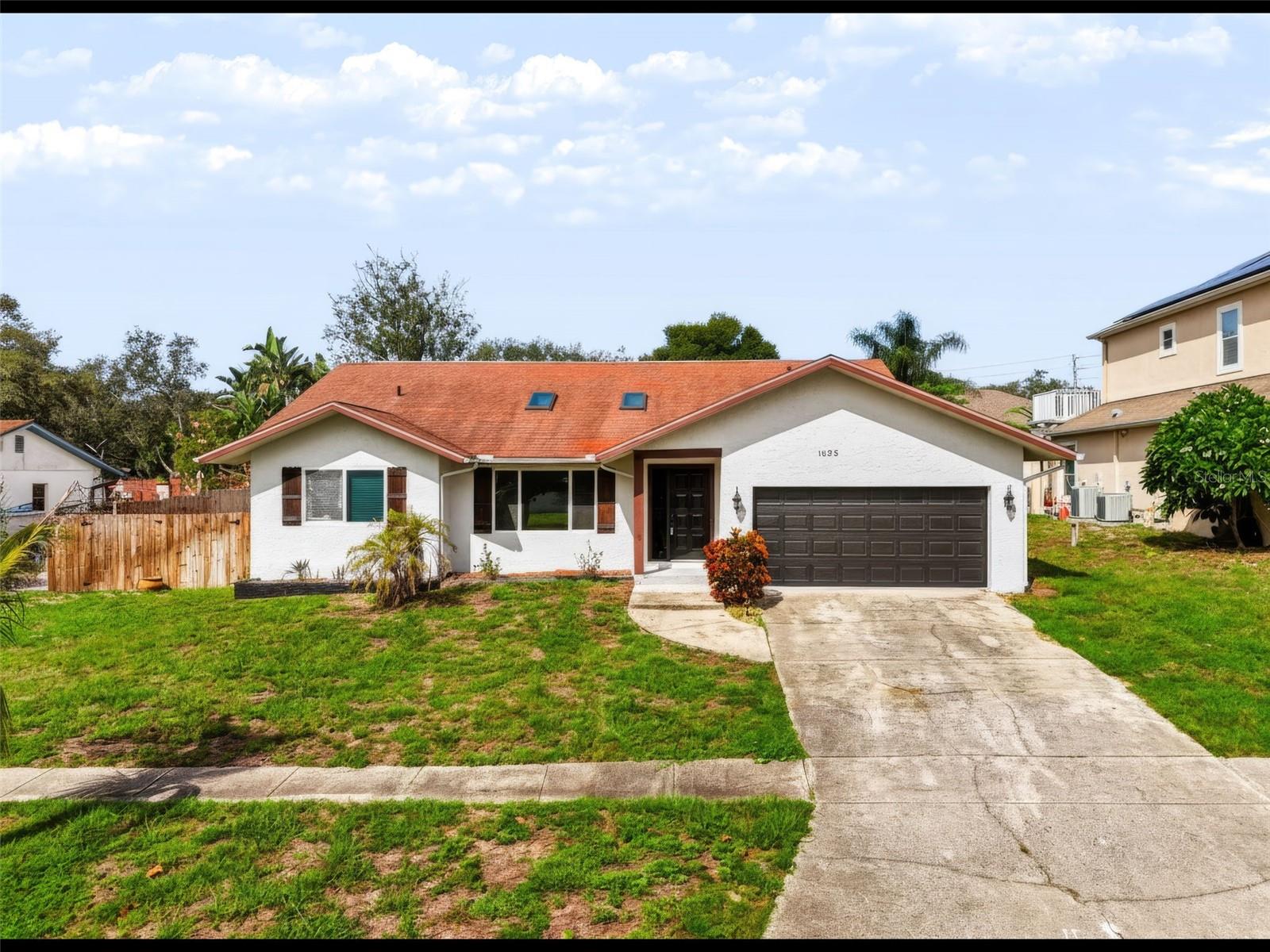1035 Anclote Dr Property Photo 1