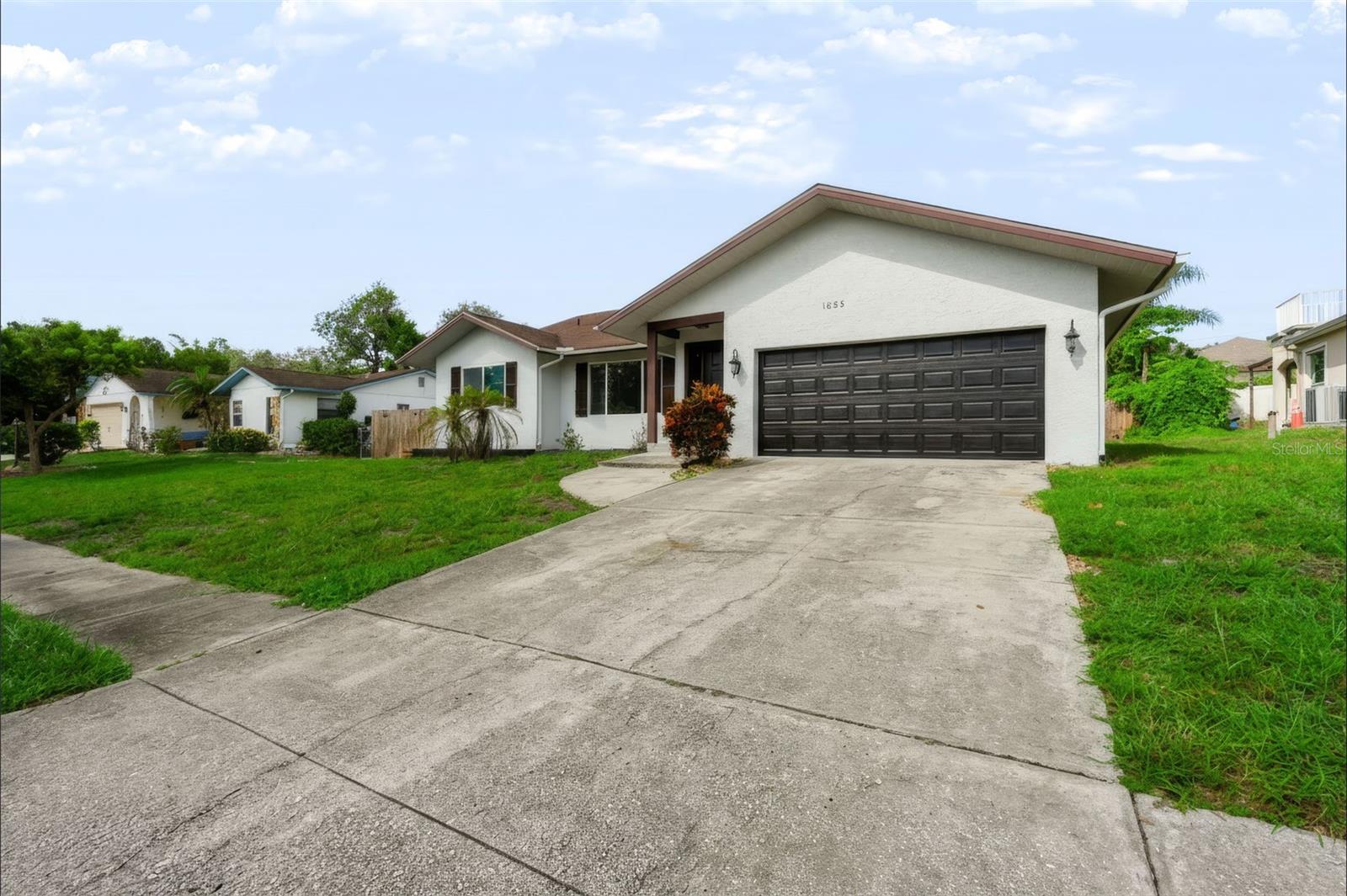1035 Anclote Dr Property Photo 1
