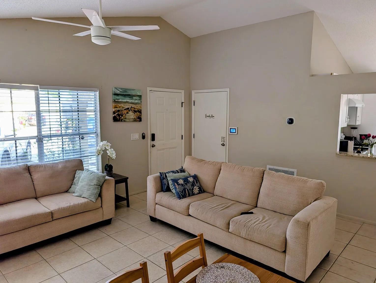 1083 Snead Ave Property Photo 2