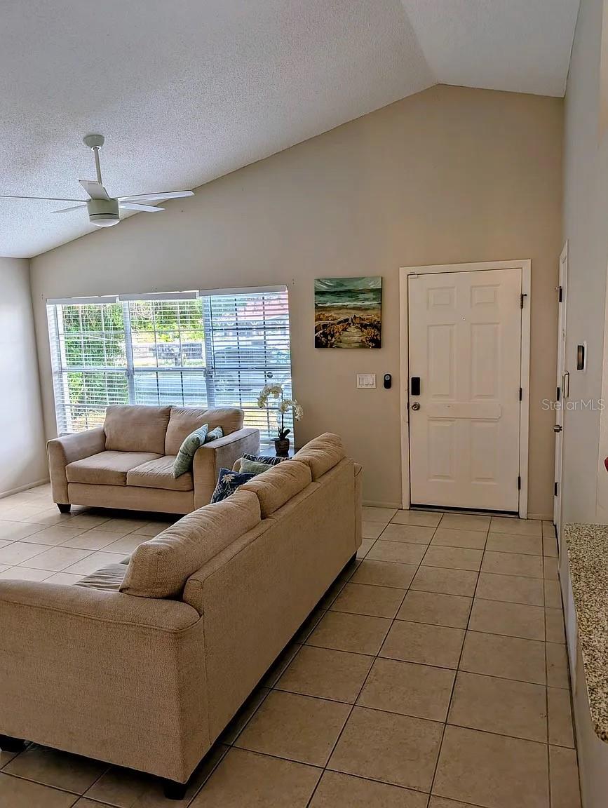 1083 Snead Ave Property Photo 3