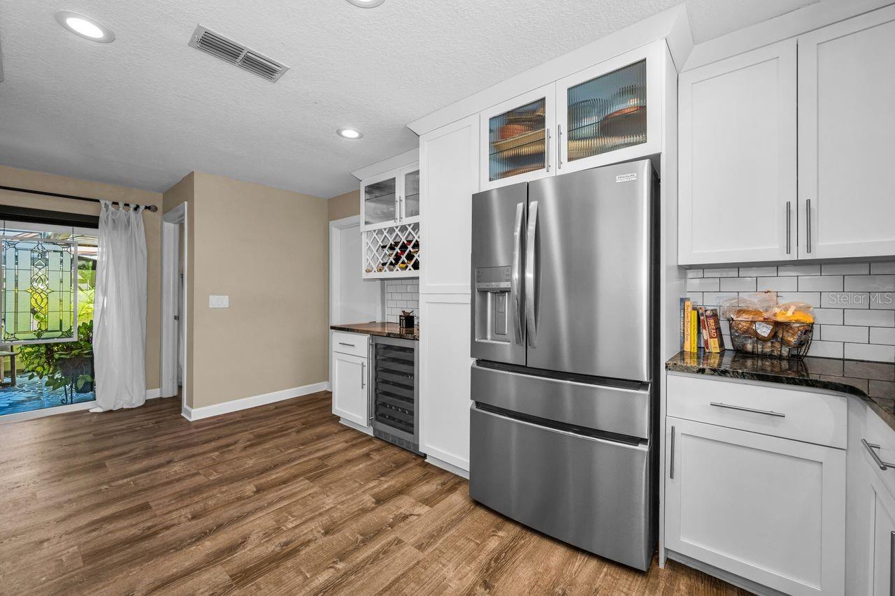 6923 Silvermill Dr Property Photo 28