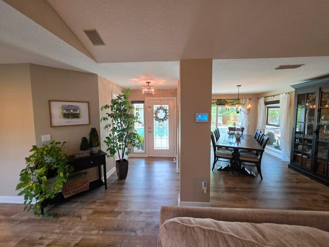 6923 Silvermill Dr Property Photo 35