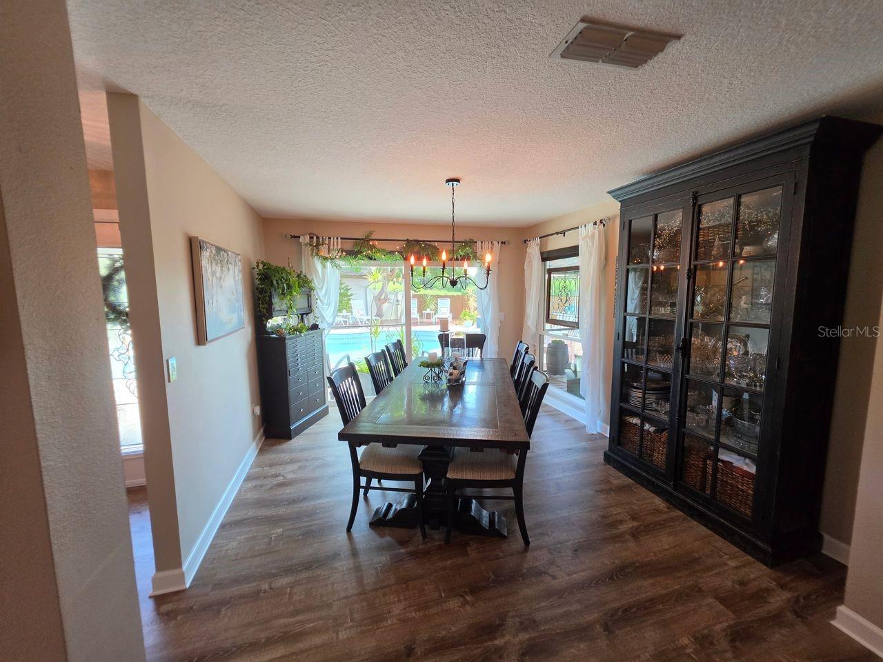 6923 Silvermill Dr Property Photo 36