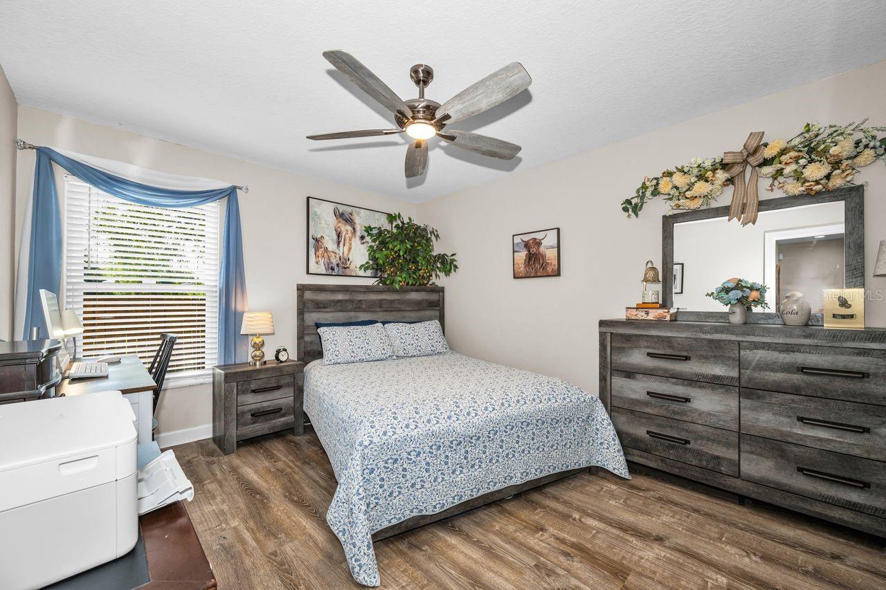 6923 Silvermill Dr Property Photo 41