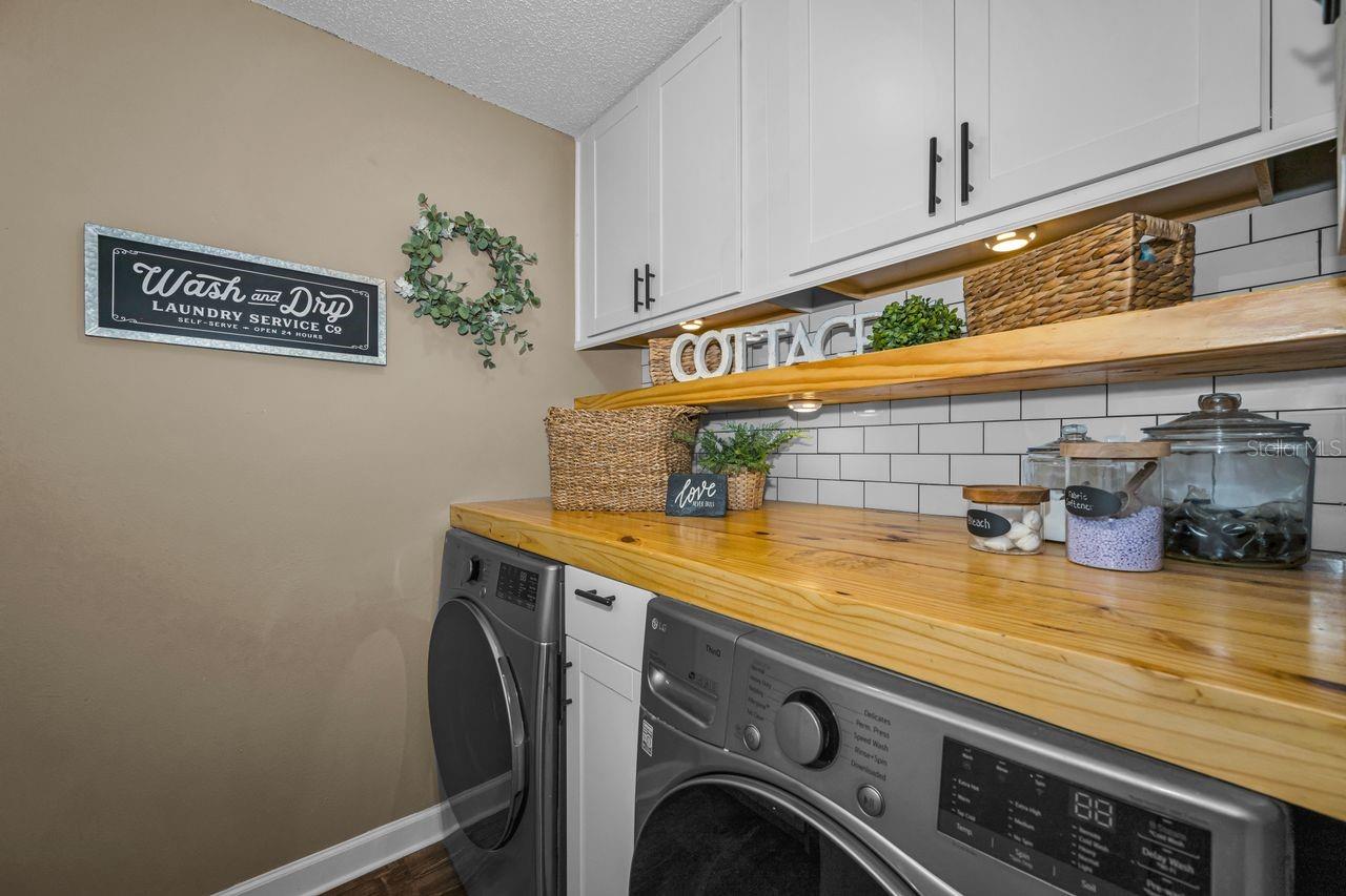 6923 Silvermill Dr Property Photo 43