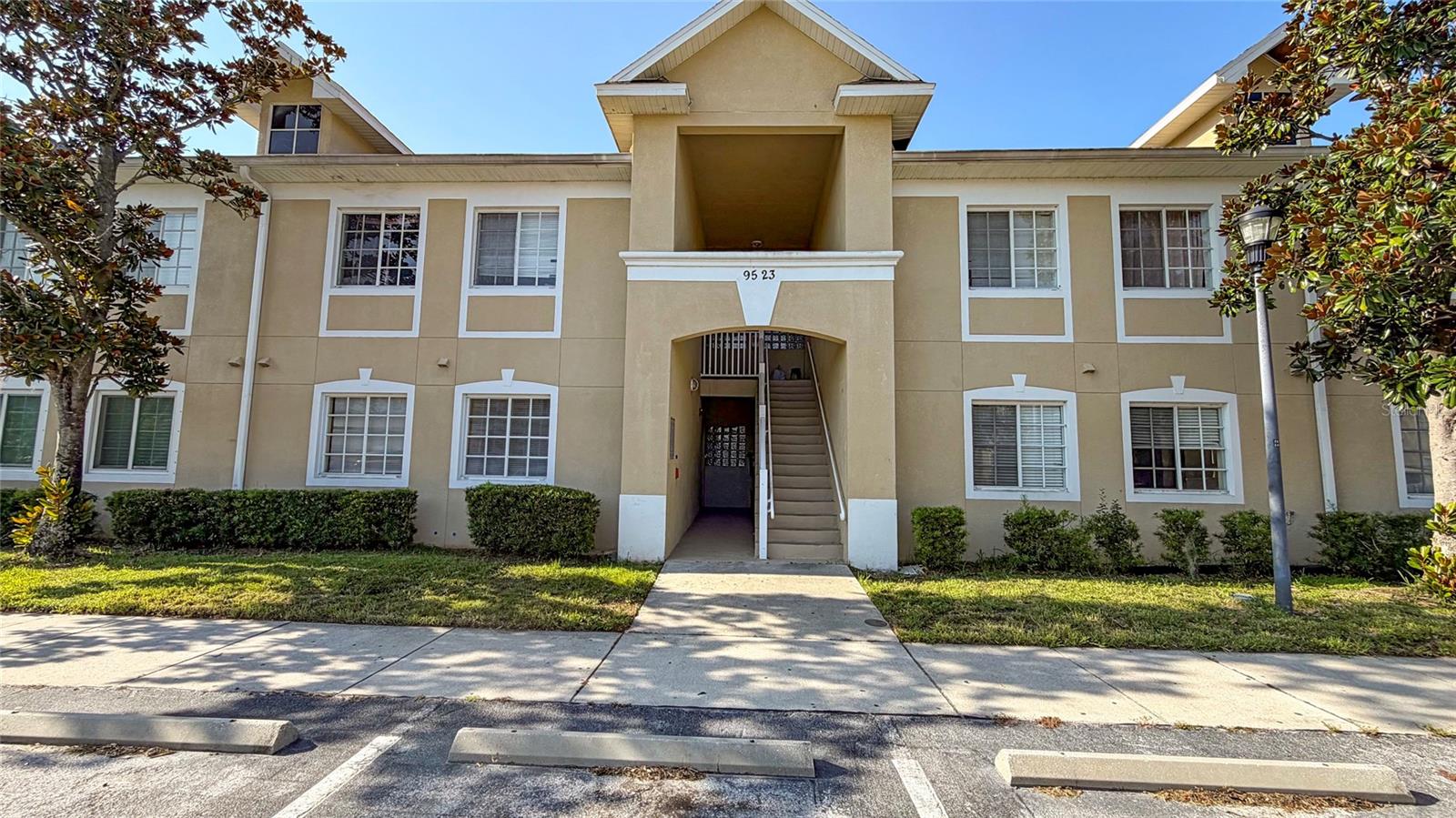 9523 Grovedale Cir #101 Property Photo 1
