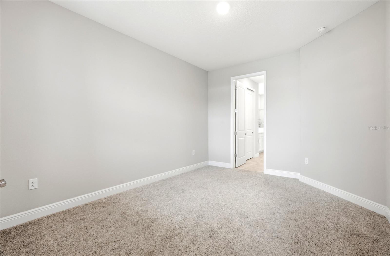 5282 Neil Dr Property Photo 34