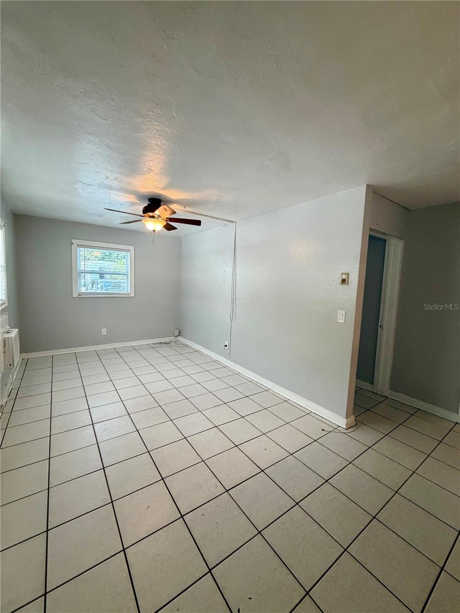 908 Beverly Ave #c Property Photo 4