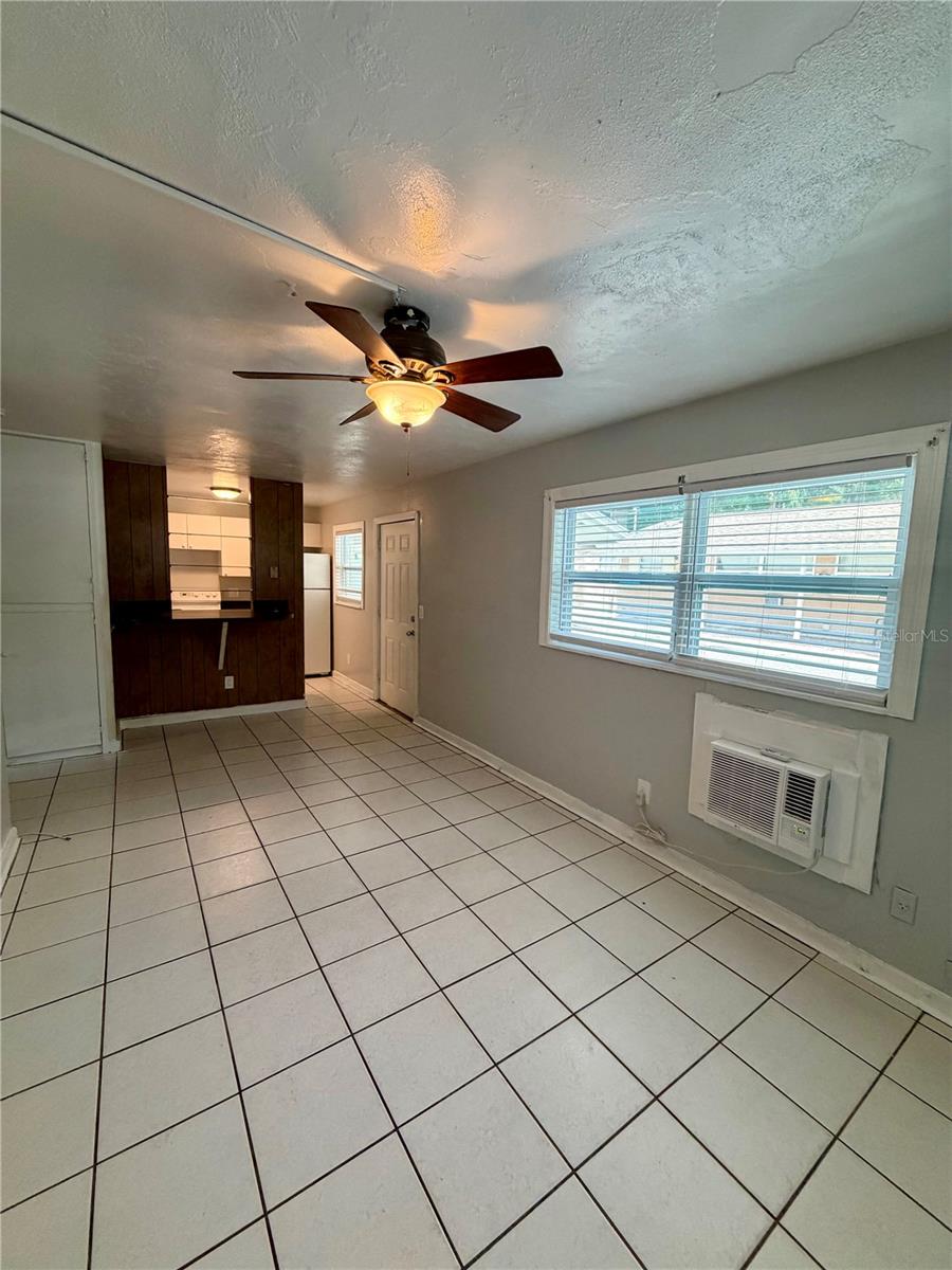 908 Beverly Ave #c Property Photo 5