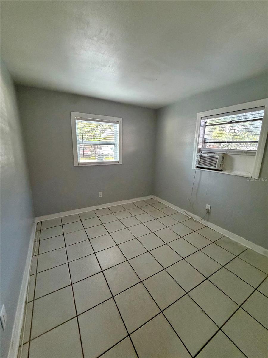 908 Beverly Ave #c Property Photo 6
