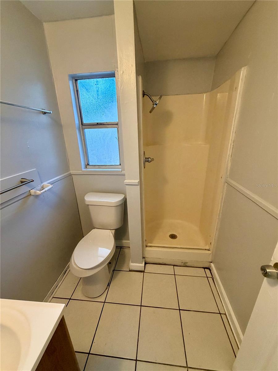 908 Beverly Ave #c Property Photo 8