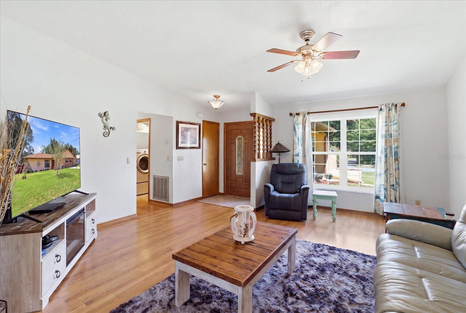 8830 N Amboy Dr Property Photo 6