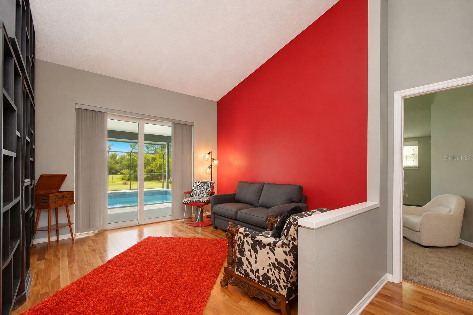 6608 Thoroughbred Loop Property Photo 9