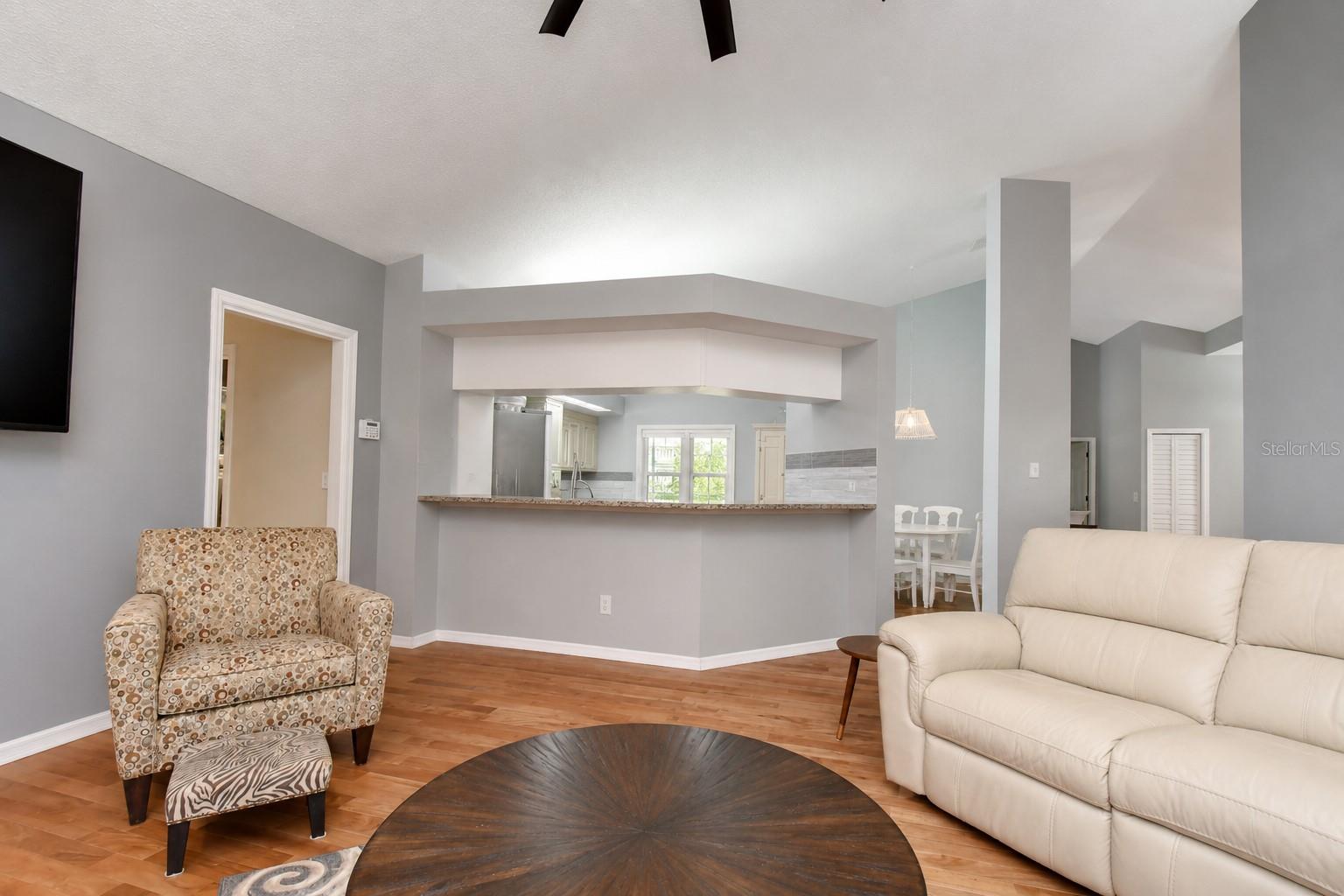 6608 Thoroughbred Loop Property Photo 13