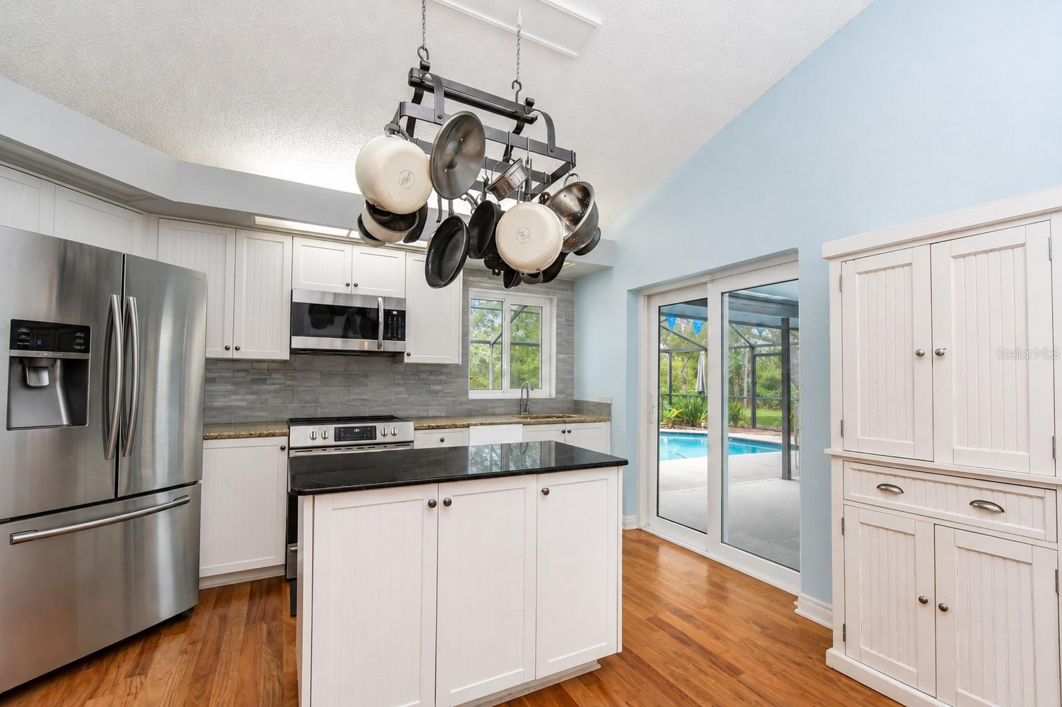 6608 Thoroughbred Loop Property Photo 14