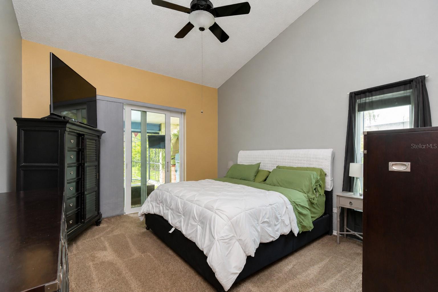 6608 Thoroughbred Loop Property Photo 16