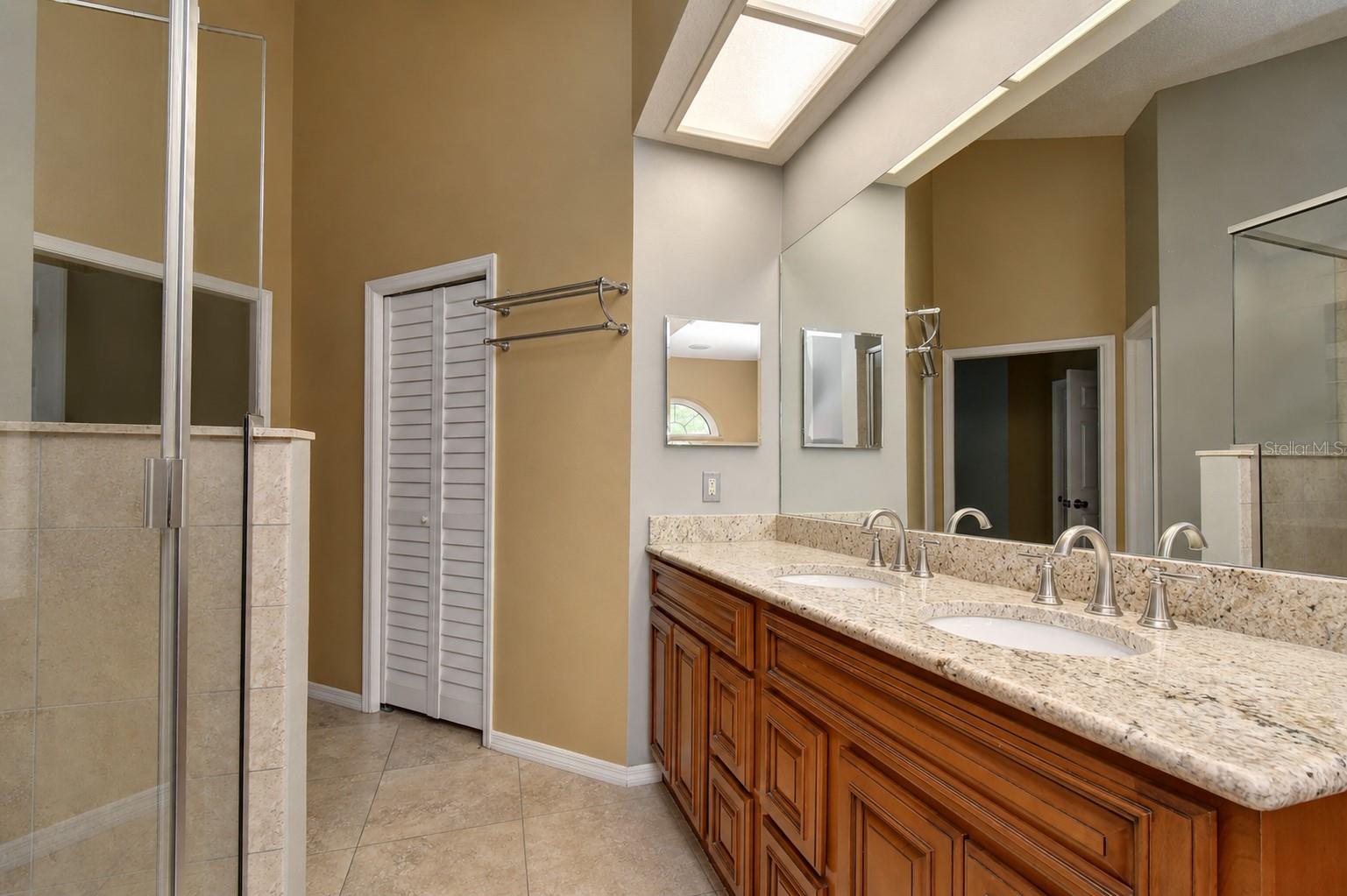 6608 Thoroughbred Loop Property Photo 19