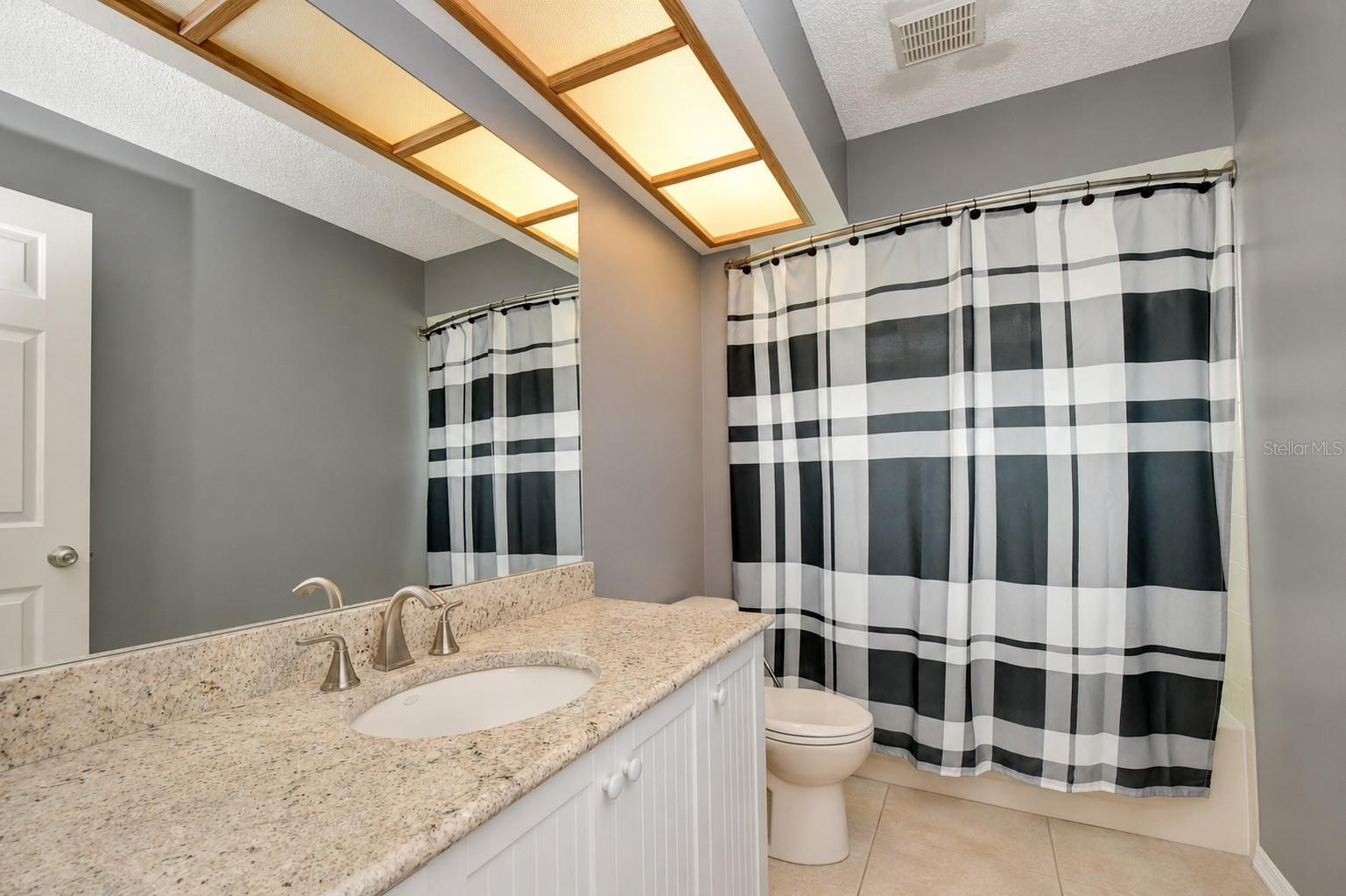 6608 Thoroughbred Loop Property Photo 24